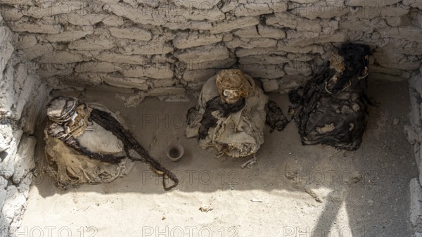 Tomb with mummies, Chauchilla Cemetery, Nazca, Peru, South America