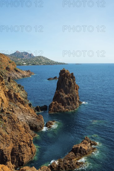 Coast and red rocks, Cap du Dramont, Massif de l'Esterel, Esterel Mountains, Département Var,