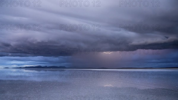 Thunderstorm, Salar de Uyuni, Uyuni, Bolivia, South America