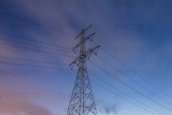 Electricity pylon, power pylon, Wolmirstedt, Saxony-Anhalt, Germany, Europe