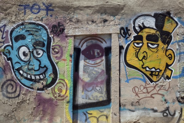 Wall painting, street art, graffiti, Patio Dom Fradique, Alfama neighbourhood, Lisbon, Portugal,
