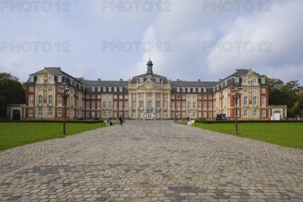 Baroque-style palace, University, Münster, Westphalia, North Rhine-Westphalia, Germany, Europe