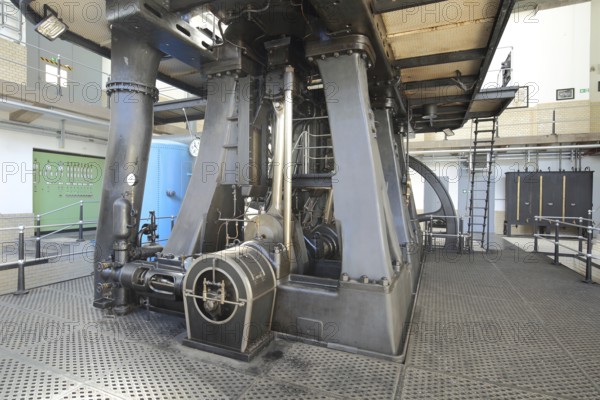 Interior view with steam engine, DEMAG pumping station in waterworks, industry, engine, machine,
