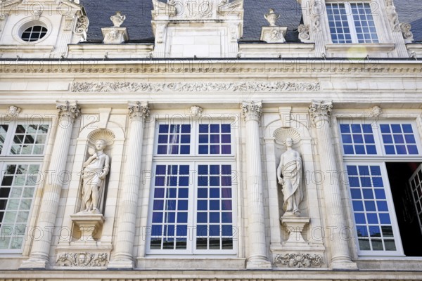 Historic Town Hall of La Rochelle, Hôtel de Ville, decorative façade with sculptures,
