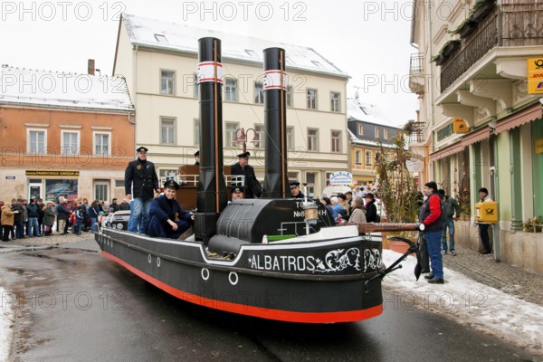 The traditional carnival parade in Bad Schandau marks the end of the boatmen's carnival parades in