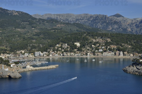 Port of Puerto de Sóller, Majorca, Balearic Islands, Spain, Europe