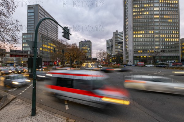 Evening city centre traffic in Essen, large intersection, Bismarck Platz, Hindenburg Strasse, Krupp