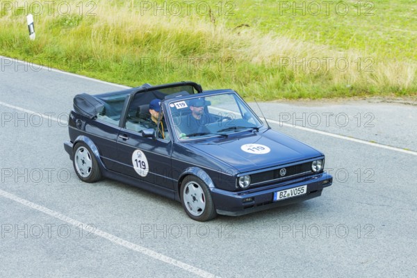 A drive for vintage vehicles. Skilful handling of the vehicle, finding the route by means of the