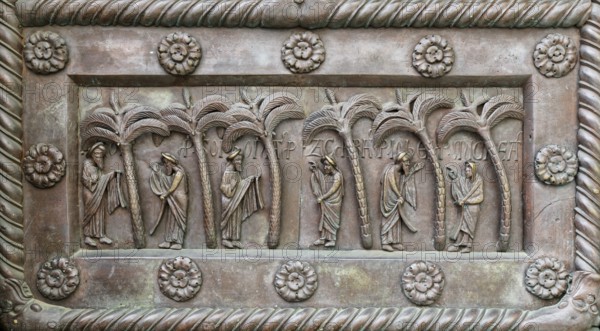 Disputing Prophets, detail Porta San Ranieri, sculptor Bonanus of Pisa, Bonanno Pisano, 1180,