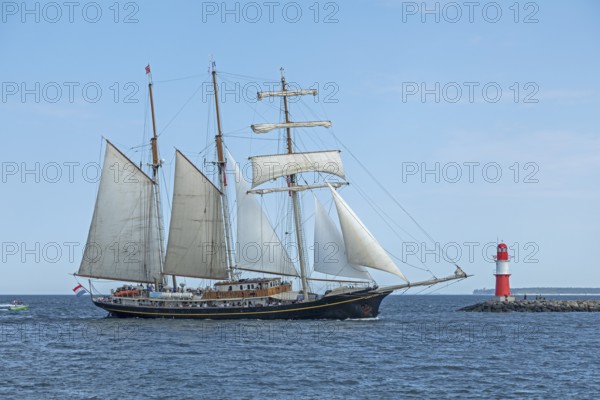 Sailing ship, pier light, Unterwarnow, Hanse Sail, Warnemünde, Rostock, Mecklenburg-Western