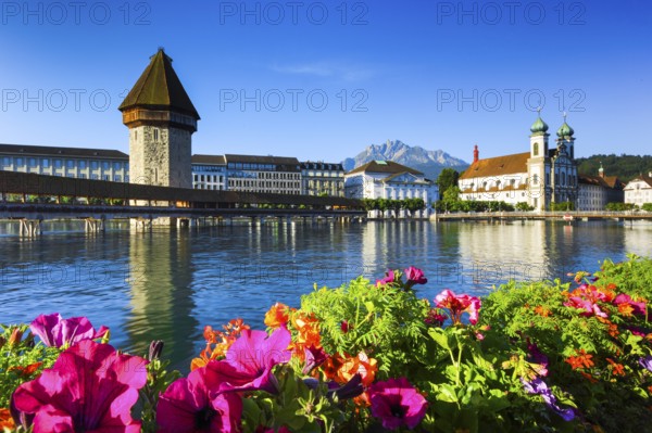 Chapel Bridge with Pilatus, Reuß, Old Town Lucerne, Switzerland, Europe