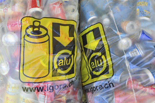 Plastic bag with aluminium cans