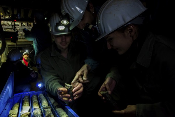 Reiche Zeche Mine Students check drill cores in the teaching and research mine
