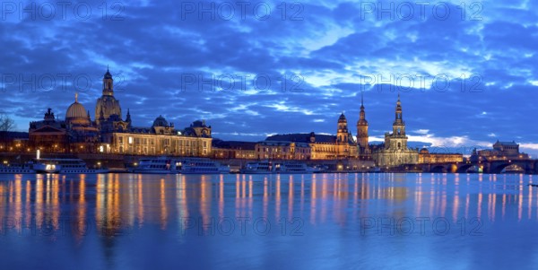 DEU Saxony Dresden Dresden Silhouette
