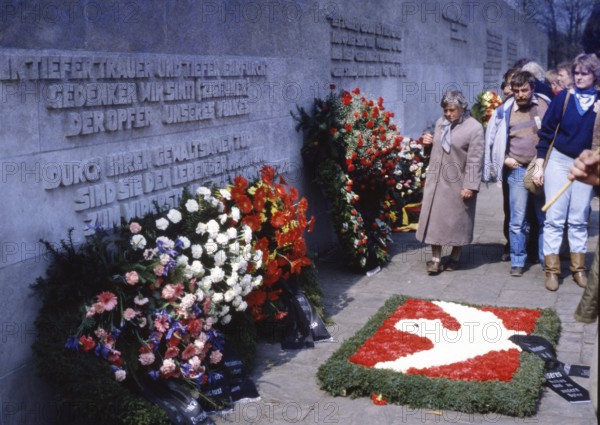 DEU, Germany: The historical slides from the 80-90s, Bergen-Belsen. Commemoration of Nazi victims