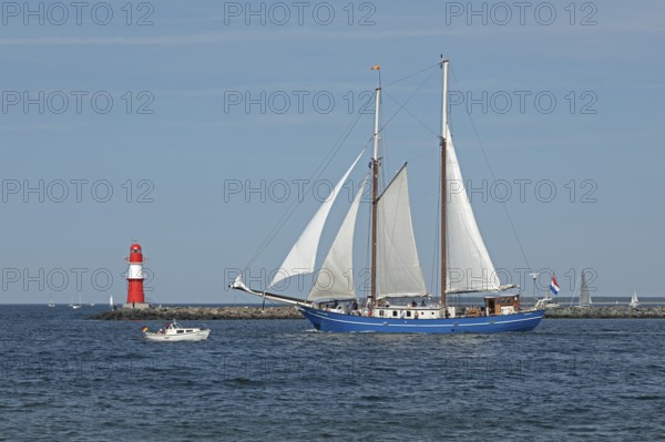 Sailing ship, pier light, Unterwarnow, Hanse Sail, Warnemünde, Rostock, Mecklenburg-Western