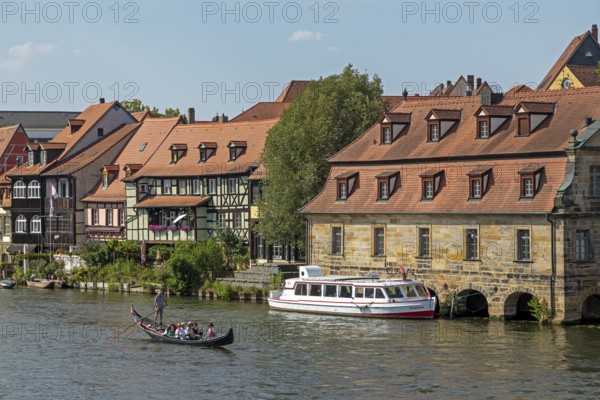 Houses, gondoliers, boat, excursion boat, Regnitz, Little Venice, Bamberg, Upper Franconia,