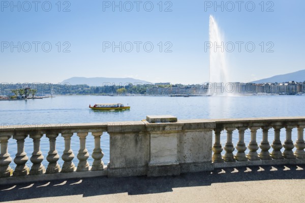 The Jet d'eau, the landmark in the Lake Geneva basin, Canton Geneva, Switzerland, Europe