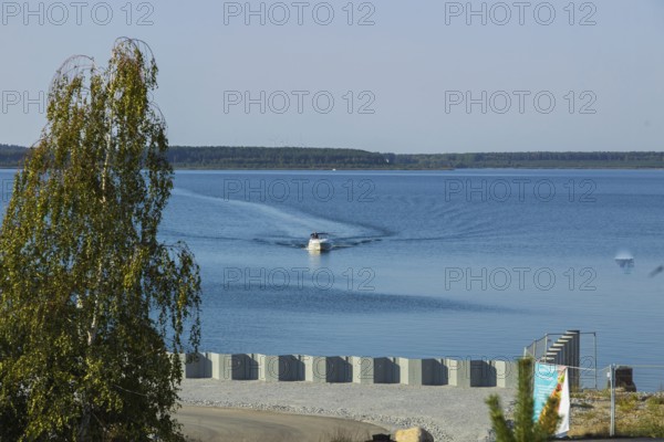 Geierswalder See, Upper Sorbian Lejnjanski jezor, is an artificial lake. It lies mostly in the Free