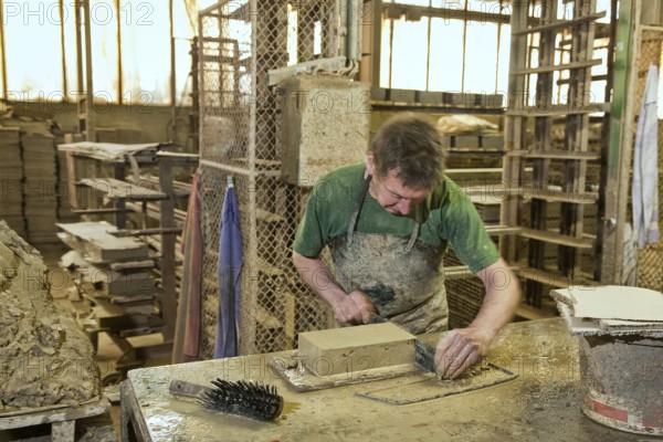 Brick production at Ziegelwerk Klaus Huber GmbH