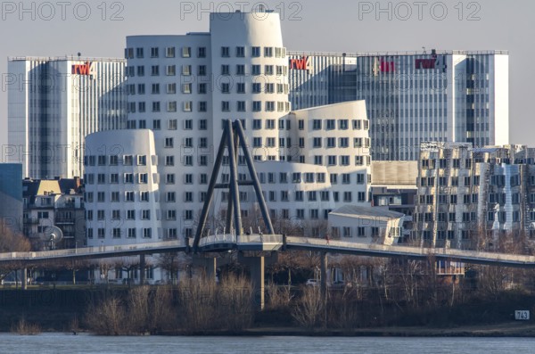 Düsseldorf, the Gehry buildings, Neuer Zollhof, in the media harbour, behind the RWI4 building