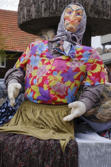 Witch figures at the fountain, decoration for Walpurgis Night, Braunlage, Harz, Lower Saxony,