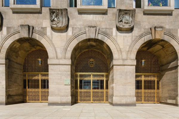 Dresden City Hall, Golden Gate