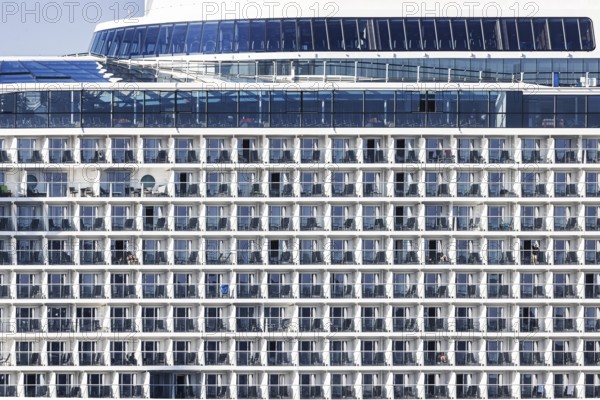 Odyssey of the Seas, cruise ship of the shipping company Royal Caribbean International, LÜA 347