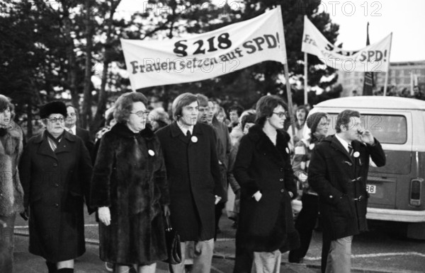 The woman's protests of the SPD, DGB and DKP against the abortion paragraph 218 on 26.2.1975 in