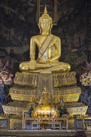 Golden Buddha statue, Bhumispara-mudra, Buddha Gautama at the moment of enlightenment, Wat