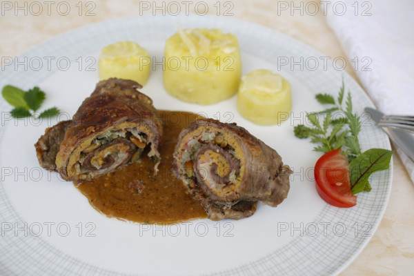 Swabian cuisine, beef roulade with pine nuts, mashed potatoes, meat dish, main course, herbs,