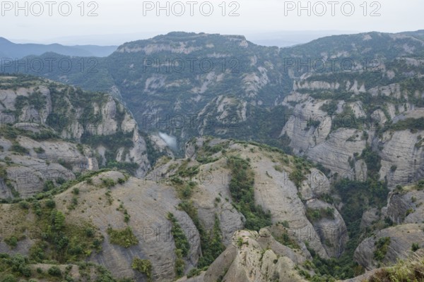 Mountain range of the Spanish Pyrenees on a cloudy day, Solsona, Lleida, Catalonia, Spain, Europe