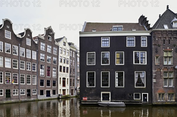 Oudezijds Voorburgwal, canal belt, historic De Wallen neighbourhood, Amsterdam, province of North