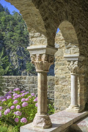 Capital from the cloister of Saint Martin du Canigou Abbey, Casteil, Département Pyrénées-Oriental,