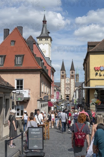 St Kilian's Cathedral with lively Domstrasse, Würzburg, Lower Franconia, Bavaria, Germany, Europe