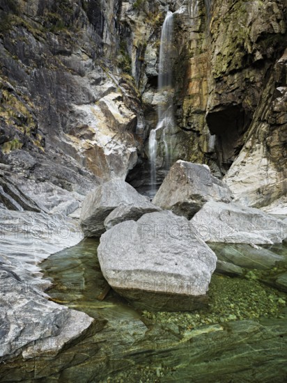 Cascata del Salto waterfall, Maggia, Maggia Valley, Canton Ticino, Switzerland, Europe