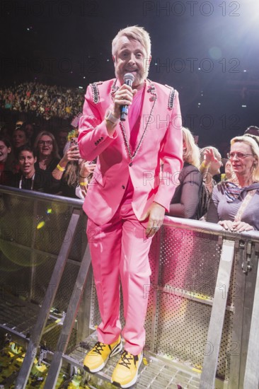 Roß Antony with audience at the Schlagernacht des Jahres live on Das Original Tour in the Berlin