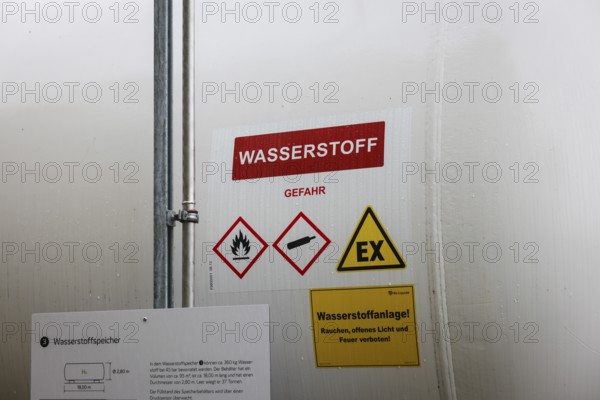 Holzwickede, North Rhine-Westphalia, Germany, natural gas network for pure hydrogen, hydrogen tank,