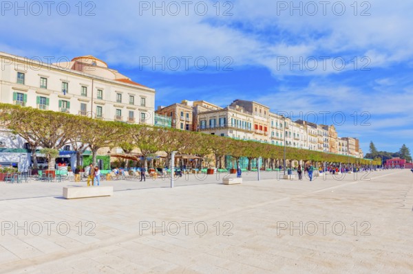 Ortygia historic district seafront, Ortygia, Syracuse, Sicily, Italy, Europe