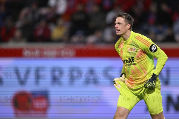 Goalkeeper Alexander Schwolow 1. FC Union Berlin FCU (37) angry, Voith-Arena, Heidenheim,