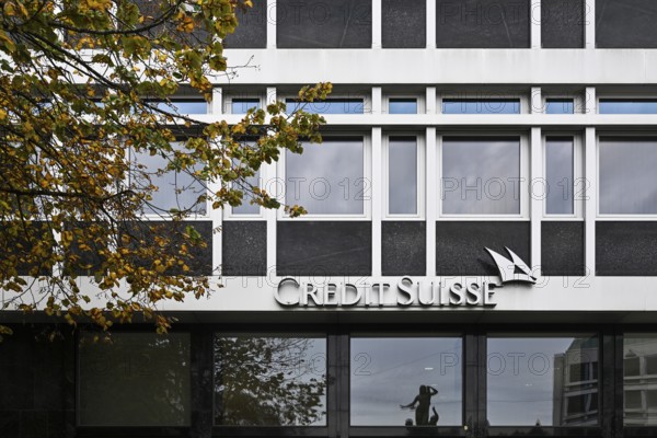 Credit Suisse lettering