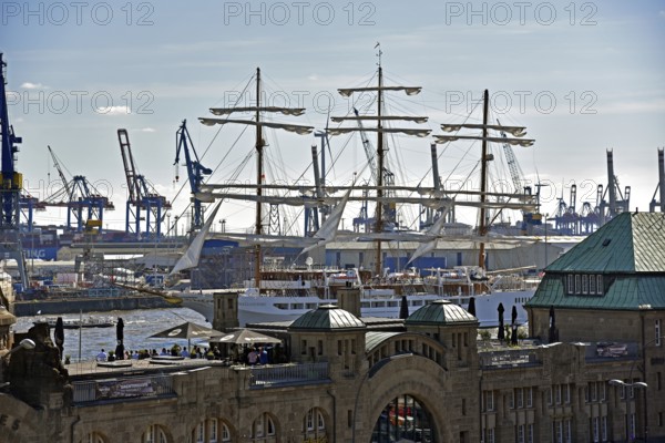 Europe, Germany, Hanseatic City of Hamburg, At the St. Pauli Landungsbrücken, Elbe, access to