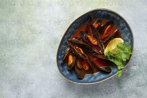 Mussels in tomato sauce, homemade, no people