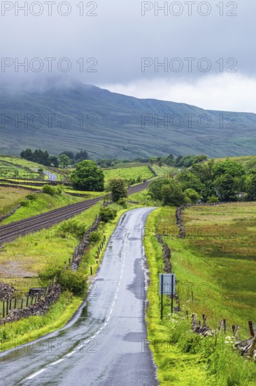 Farms in Yorkshire Dales National Park, North Yorkshire, England, United Kingdom, Europe
