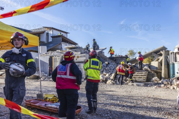 International disaster control exercise Magnitude with more than 1000 rescuers. They are rehearsing