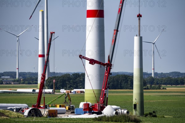 Repowering of a wind farm near Issum, here the dismantling of the tower, 9 older wind turbines from