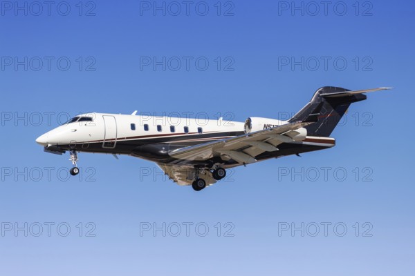 A Bombardier Challenger 300 Flexjet aircraft with the registration number N517FX at Las Vegas