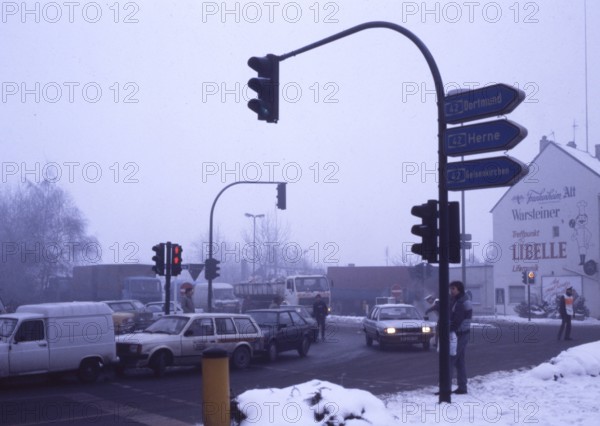 DEU, Germany: The historical slides from the 80-90s, Ruhr area. Smog alert with traffic closure