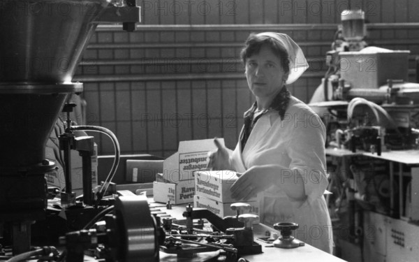 The work of the Westmilch dairy in the production of butter on 28.05.1980 in Her ford-Extertal,