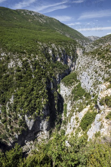 View into the Verdon Gorge at Belvedere de Bau Beni, Grand Canyon du Verdon, Département
